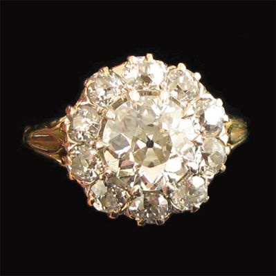 Appraisal: A Victorian diamond cluster ring the circular cut diamond weighs