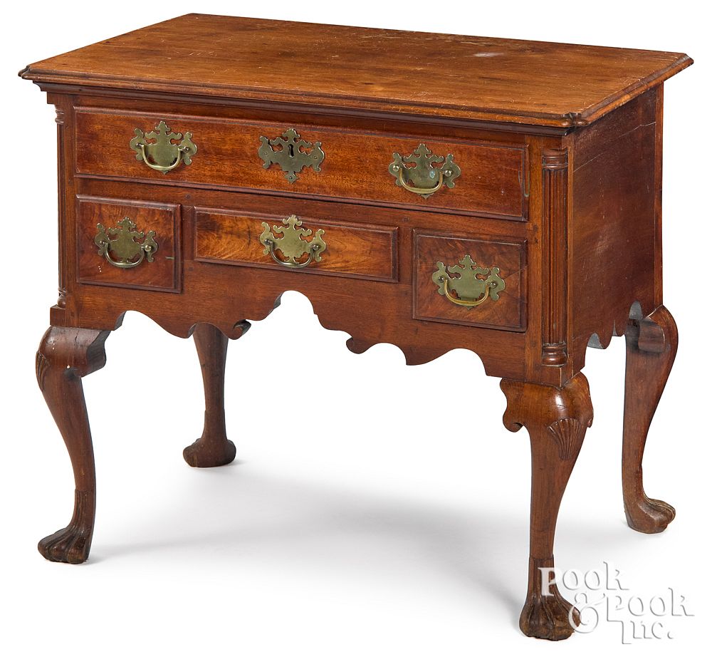 Appraisal: Queen Anne walnut dressing table Pennsylvania or Maryland Queen Anne