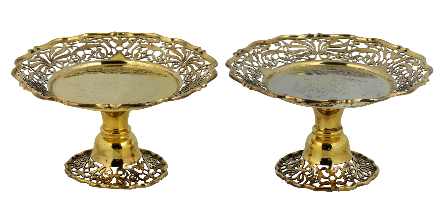 Appraisal: A pair of silver gilt tazze Goldsmiths and Silversmiths Co