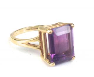 Appraisal: k ladies ring with emerald cut amethyst mm x mm