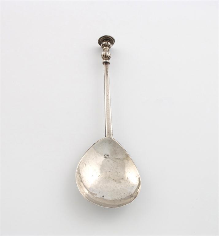 Appraisal: A th century silver seal top spoon