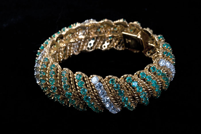 Appraisal: EMERALD DIAMOND AND EIGHTEEN KARAT GOLD BRACELET Gold rope twist