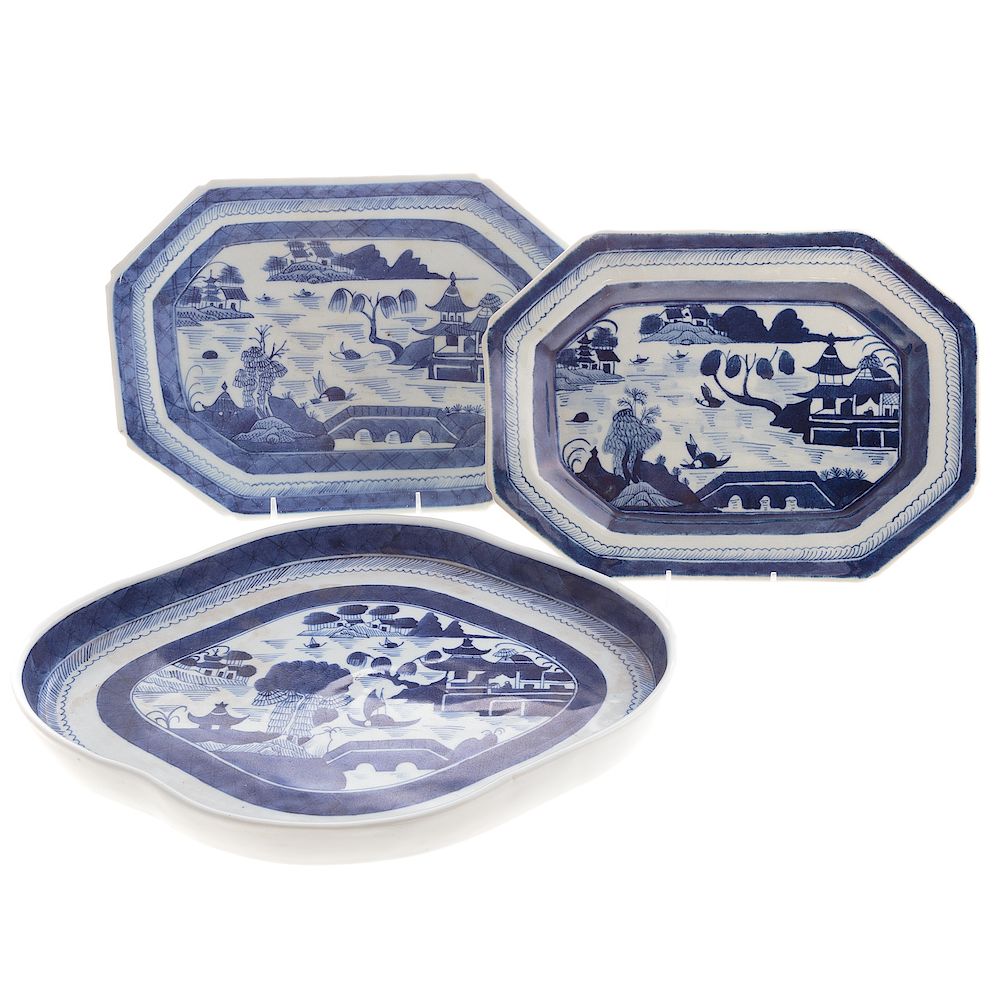 Appraisal: Three Contemporary Chinese Export Canton Articles Includes shaped tray with