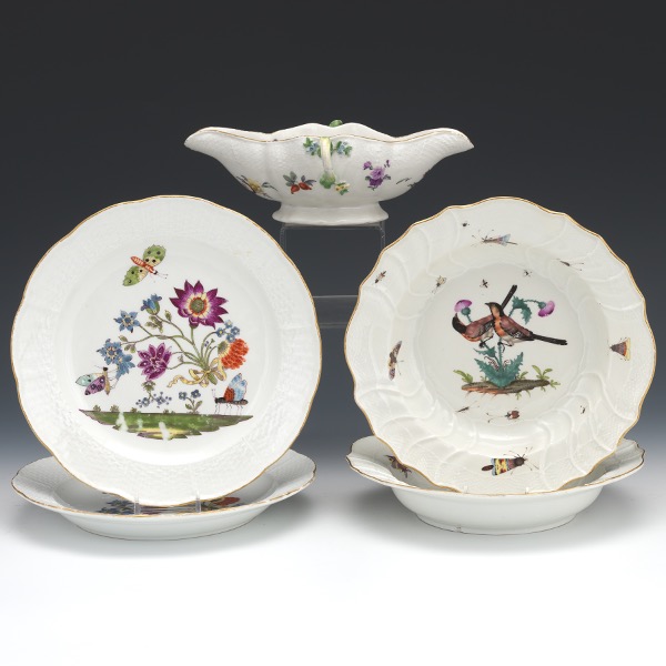 Appraisal: MEISSEN FIVE-PIECE T TE- -T TE DINNER SET Consisting of