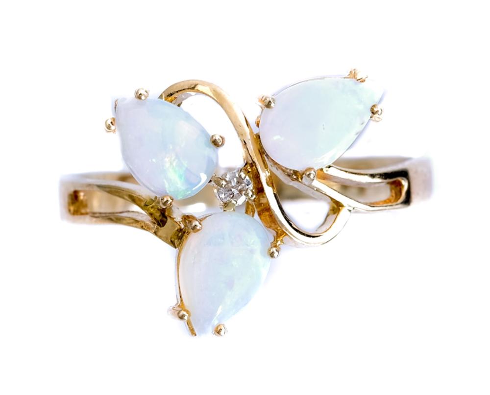 Appraisal: K YELLOW GOLD OPAL RING SIZE k yellow gold ring