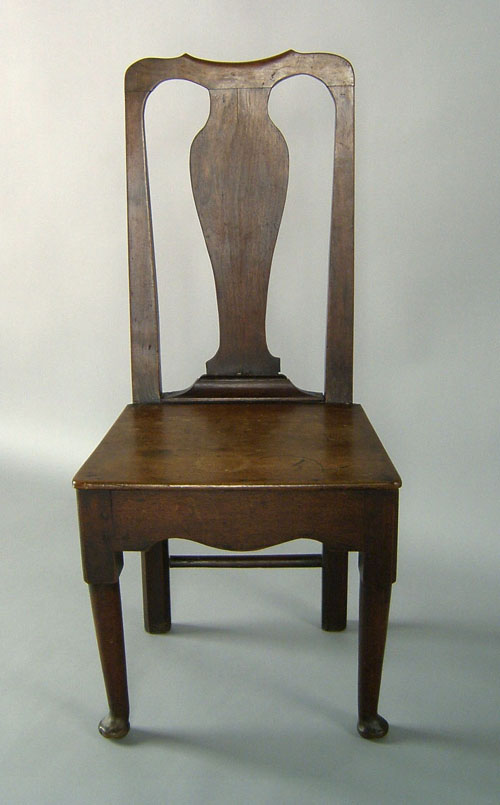 Appraisal: Virginia Queen Anne mahogany dining chair ca with vasiform splat