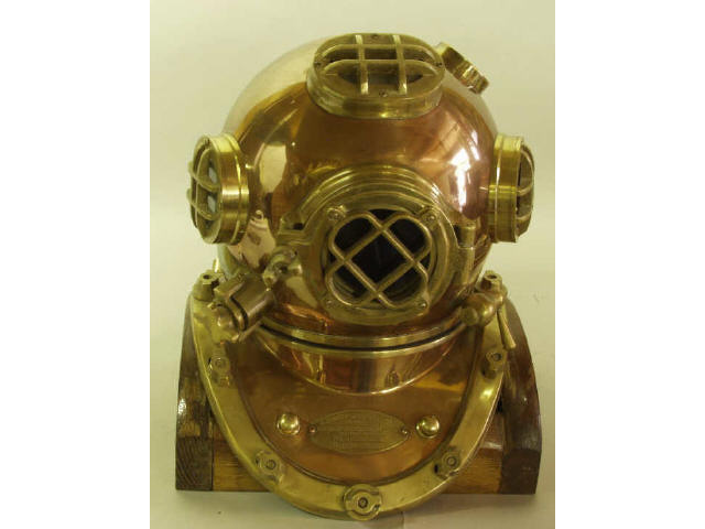 Appraisal: High quality reproduction 's brass and copper divers helmet Estimate