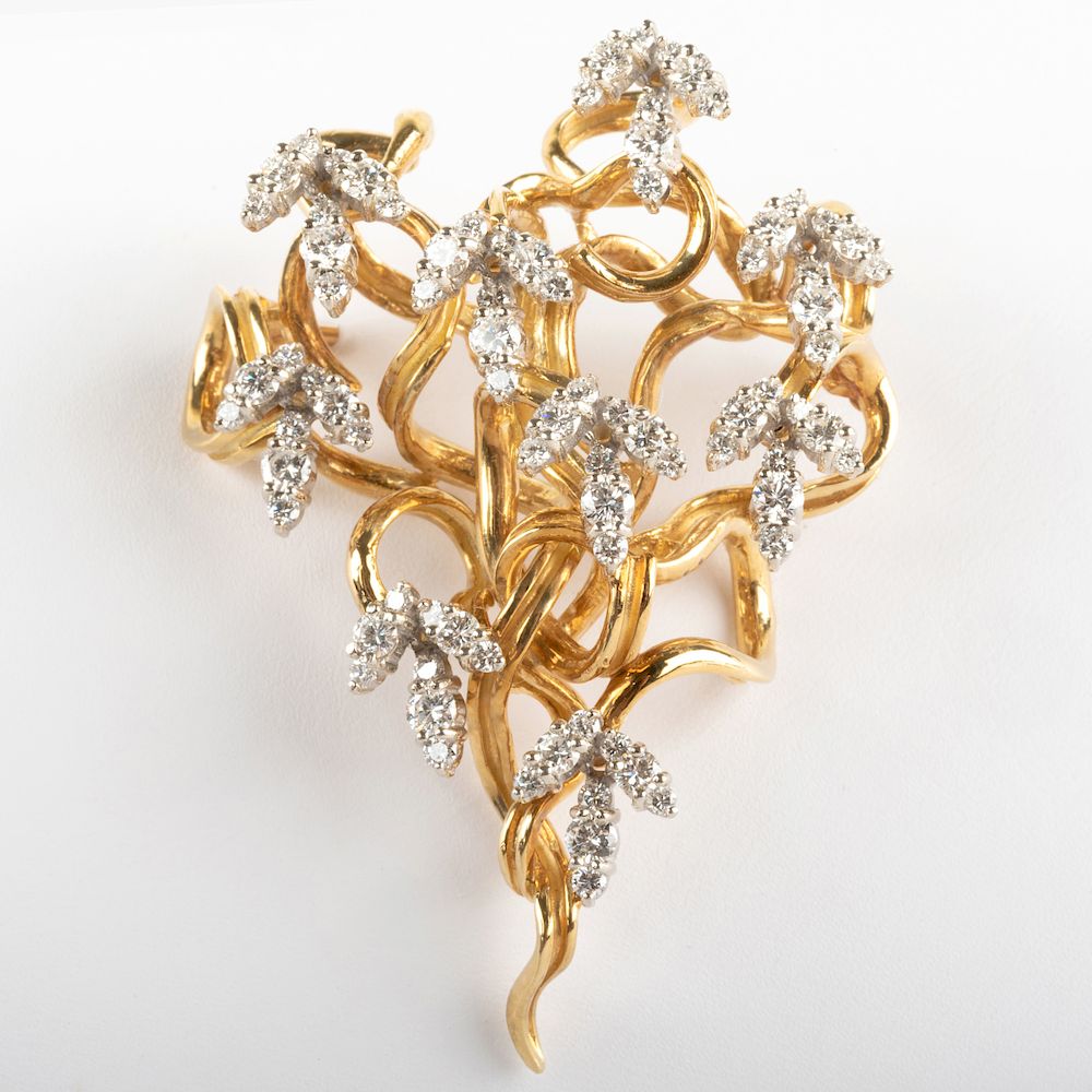 Appraisal: k Gold and Diamond Brooch k Gold and Diamond Brooch