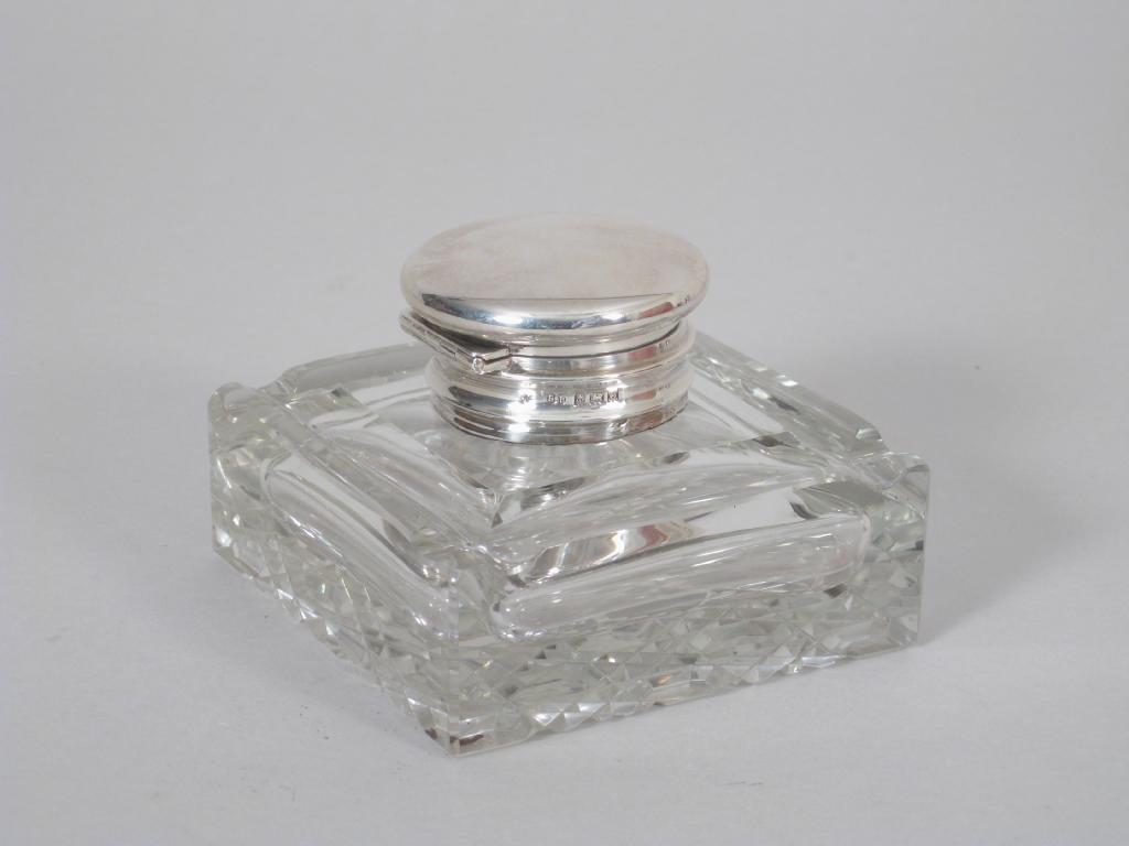 Appraisal: A George V silver lidded square cut glass Inkwell Birmingham