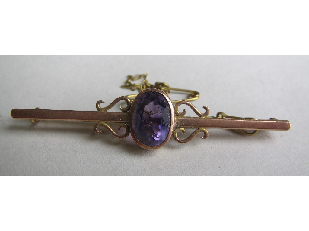 Appraisal: Edwardian yellow metal bar brooch with central amethyst inset