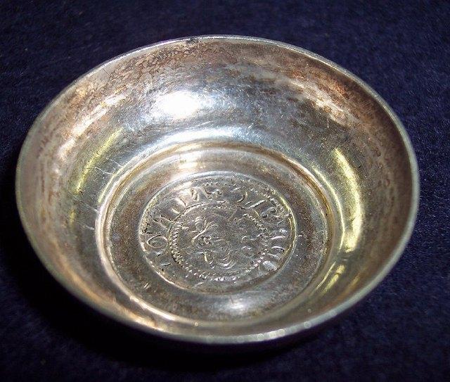 Appraisal: A miniature bowl the base set a late th early