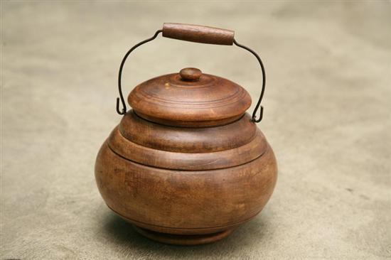 Appraisal: PEASEWARE JAR Nicely turned body with bale handle and turned