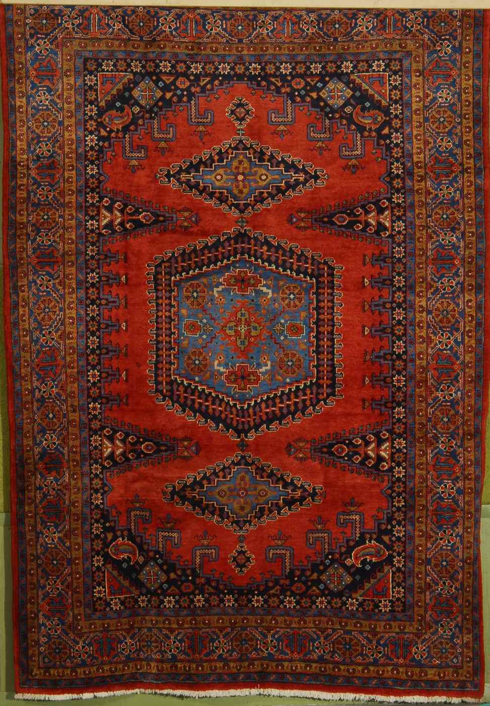 Appraisal: ORIENTAL RUG VISS ' x ' '' Three latch hook