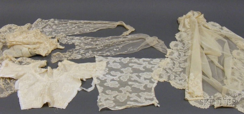 Appraisal: Assorted Lace Fragments and Embellishments th th century including a