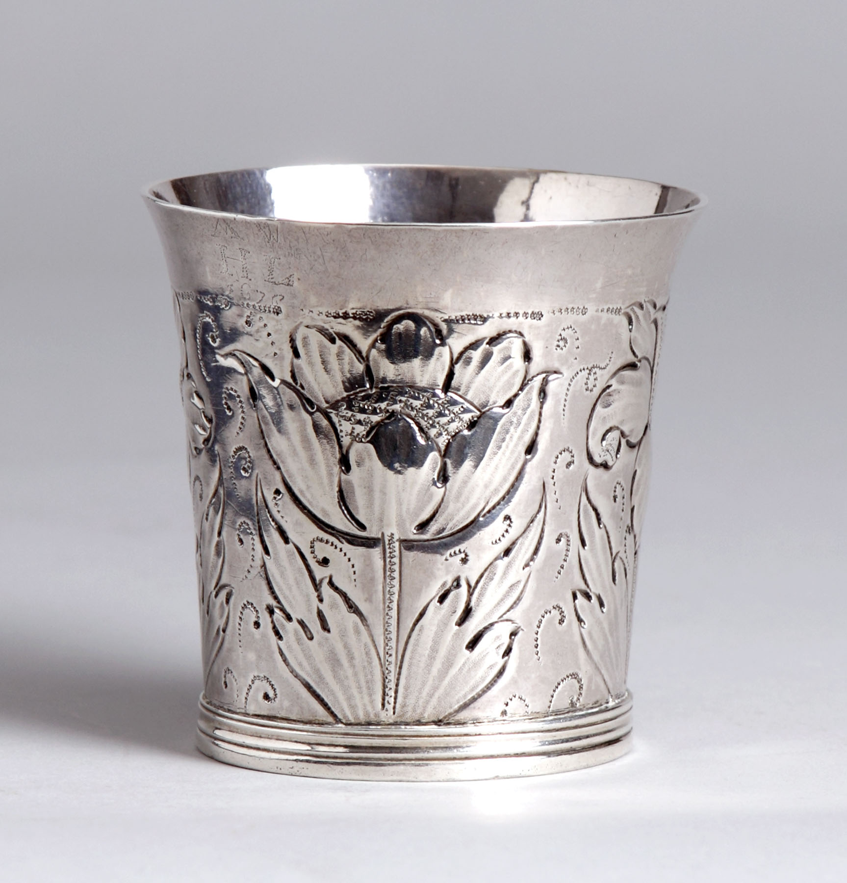 Appraisal: th Cent English Silver Beaker An early silver beaker of