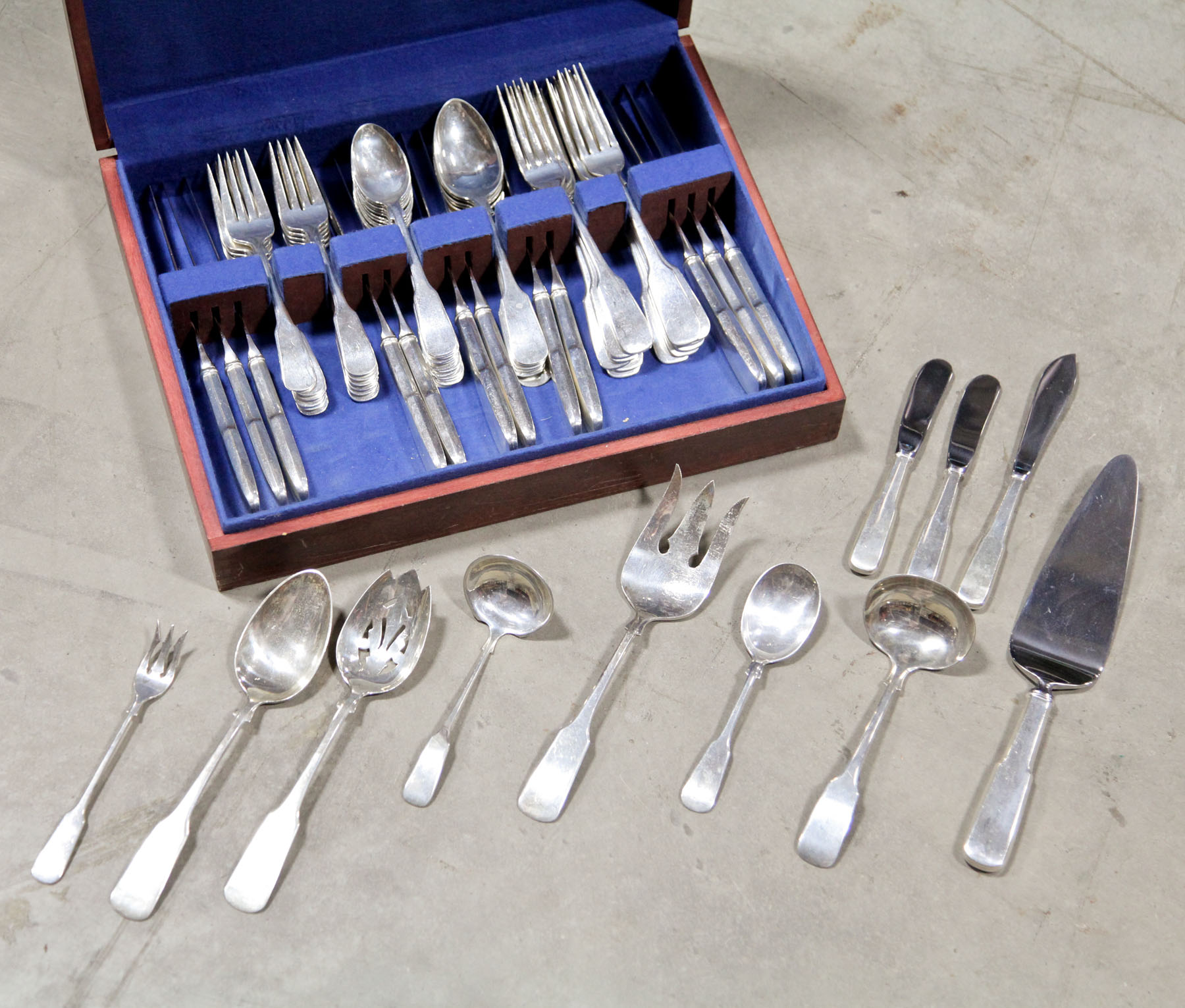 Appraisal: SET OF INTERNATIONAL STERLING SILVER FLATWARE American second half th