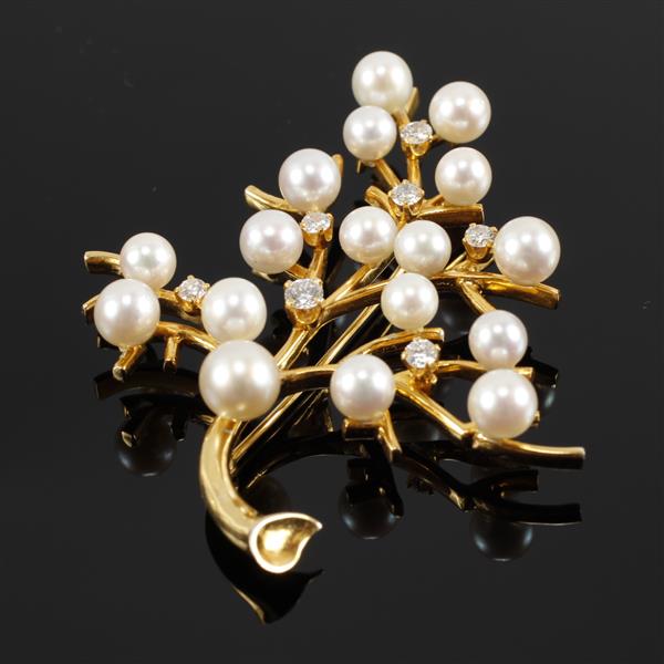 Appraisal: Vintage Yellow Gold K Pearl and Diamond Flowering Branch Tree