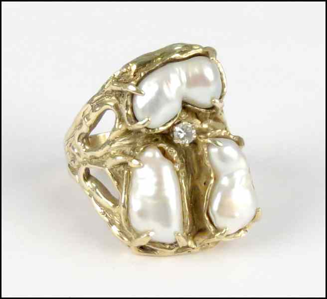 Appraisal: KARAT YELLOW GOLD PEARL AND DIAMOND RING grams Condition No