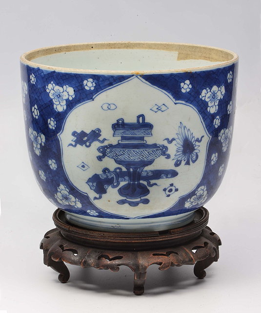 Appraisal: A LARGE CHINESE BLUE AND WHITE BOWL with reserve panels