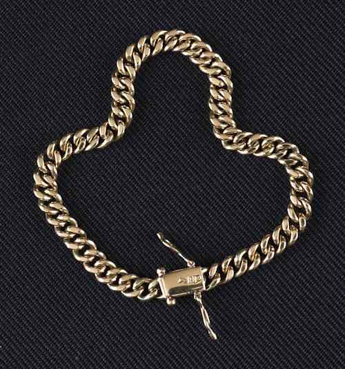 Appraisal: K yellow gold curb link bracelet dwt