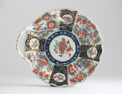 Appraisal: A Worcester Blind Earl sweetmeat dish painted in the 'Rich