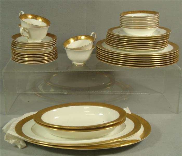 Appraisal: pcs Wedgwood Ascot porcelain dinnerware c o ea salad plates