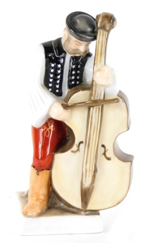 Appraisal: A Herend of Hungary figure of a male cello player