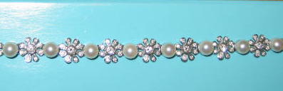 Appraisal: TIFFANY DAISY BRACELET Paloma Picasso design with alternating links of