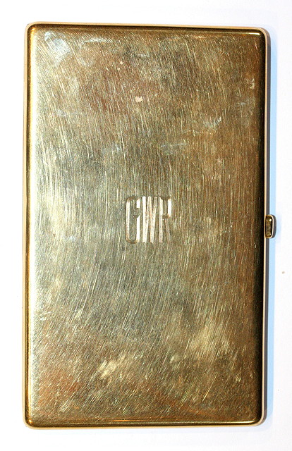 Appraisal: AN CT GOLD RECTANGULAR CIGARETTE CASE long grams total