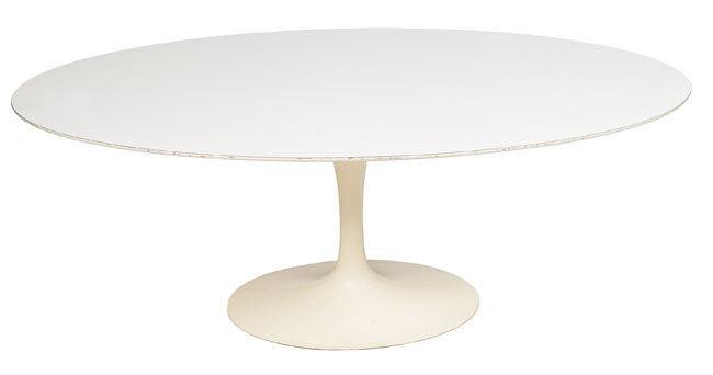 Appraisal: Eero Saarinen dining table by Knoll large oval top with