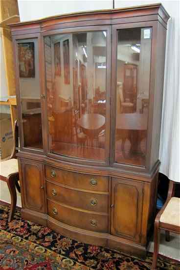 Appraisal: FEDERAL STYLE MAHOGANY CHINA CABINET Drexel Furniture Co American mid-