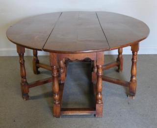 Appraisal: Custom Quality Hunt Drop Leaf Oak Table Nice patina all