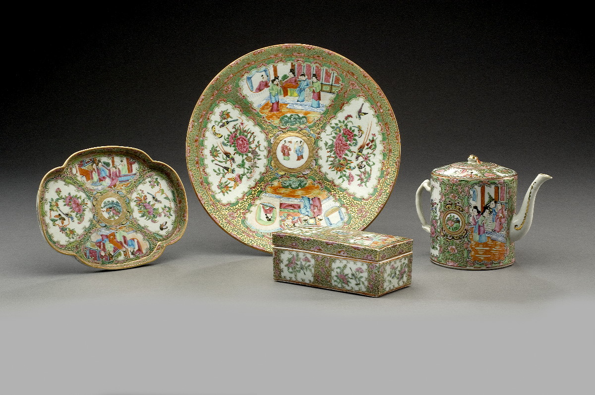 Appraisal: FOUR CHINESE EXPORT PORCELAIN ROSE MEDALLION WARES LATE NINETEENTH-EARLY TWENTIETH