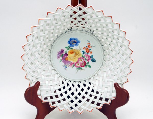 Appraisal: Meissen bowl having woven lattice-style body applied center with handpainted