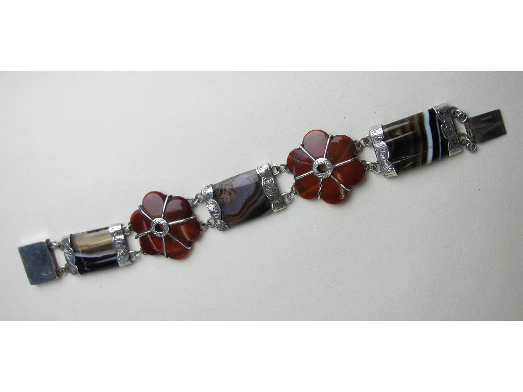 Appraisal: th Century Scottish silver and agate bracelet circa the moss