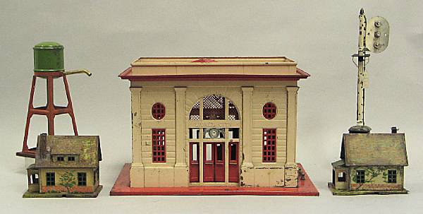 Appraisal: Lionel Accessories Standard Gauge Train accessories including a Lionel Station