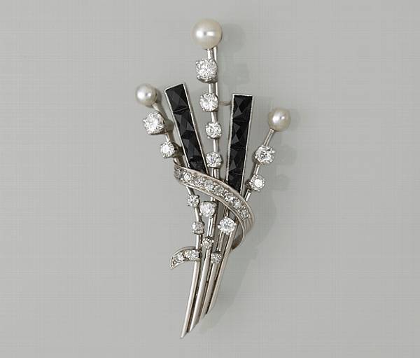 Appraisal: A diamond black onyx cultured pearl and platinum brooch Raymond