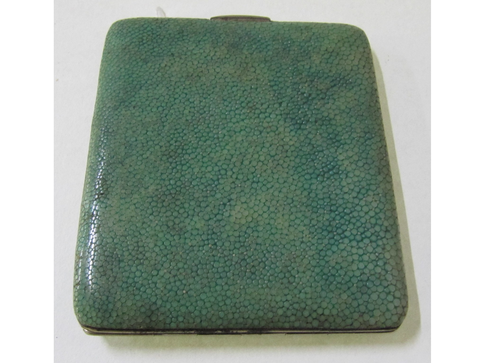 Appraisal: A shagreen cigarette case