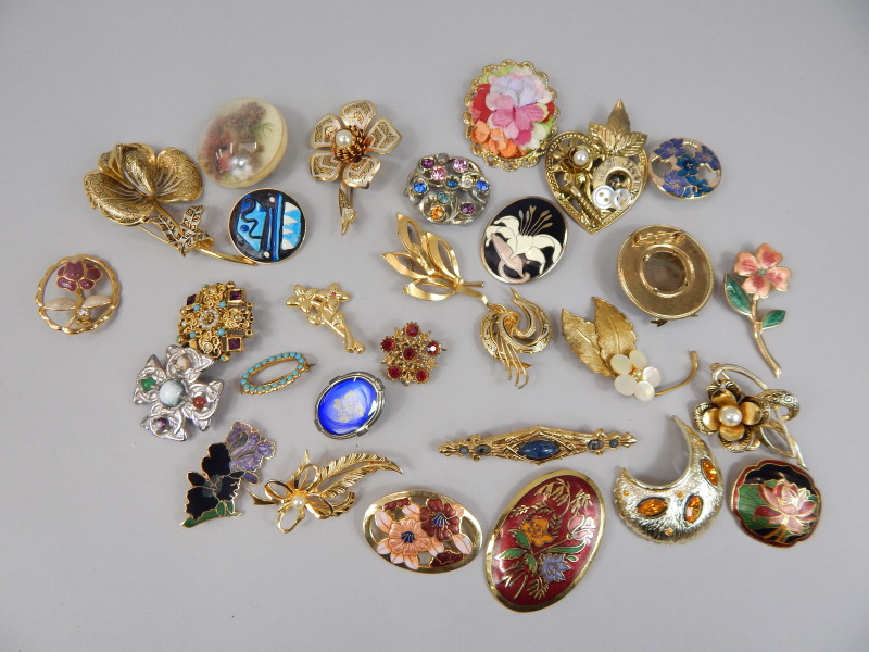 Appraisal: Various enamel work and other brooches to include mainly floral