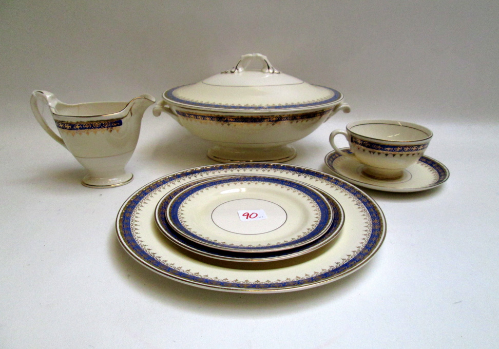 Appraisal: HOMER LAUGHLIN MONARCH CHINA SET one hundred one pieces pattern