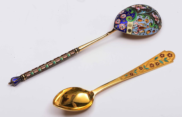 Appraisal: A Russian silver gilt and enamel spoonthe back and handle