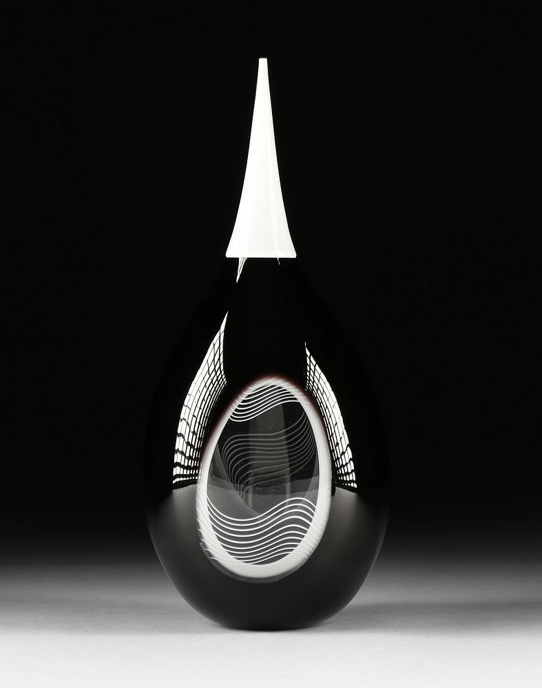 Appraisal: NANCY CALLAN American b A CONTEMPORARY BLOWN GLASS VASE NANCY