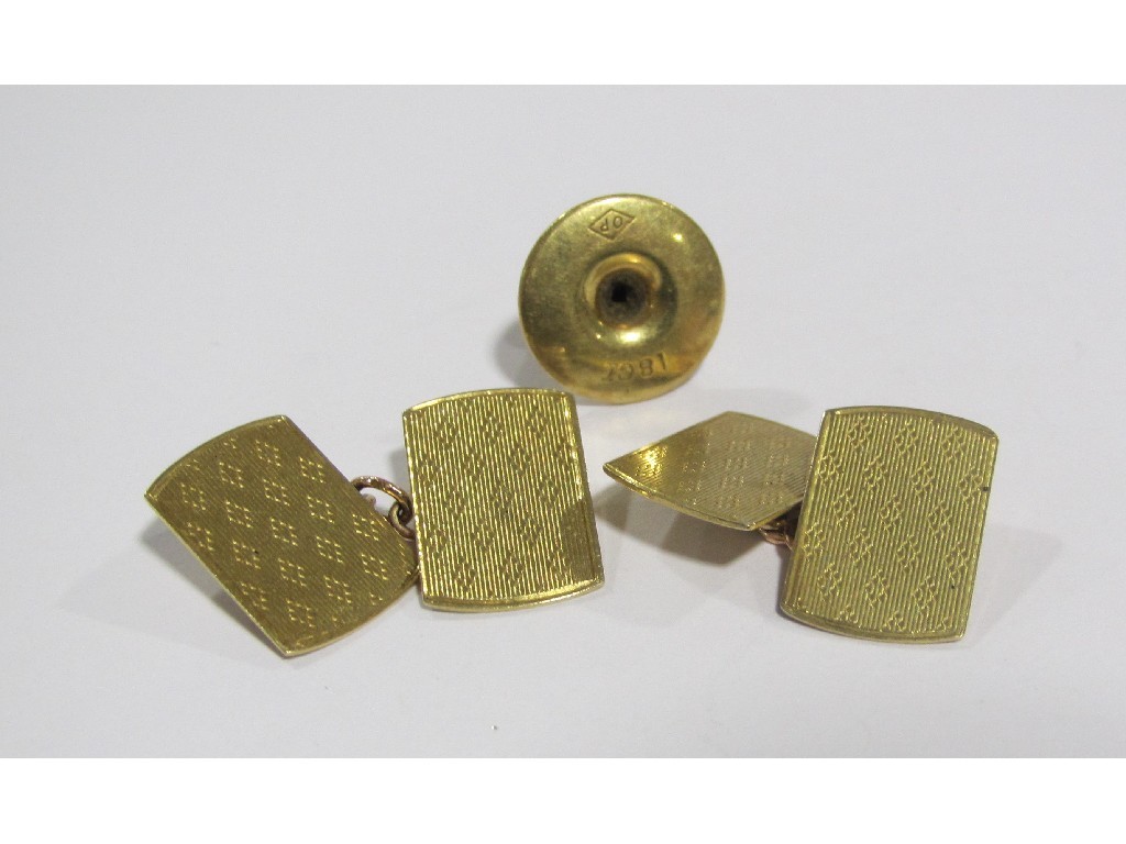 Appraisal: Lot comprising a pair of ct gold cuff links and