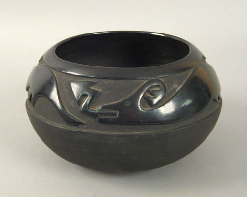 Appraisal: Santa Clara or San Ildefonso blackware bowl with Avanyo decoration