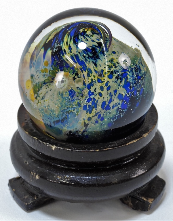 Appraisal: JOSH SIMPSON THE WORLD GLOBE ART GLASS PAPERWEIGHT New York