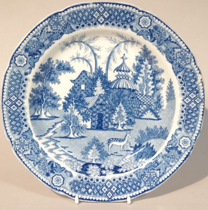 Appraisal: A early thC blue and white plate with a shaped