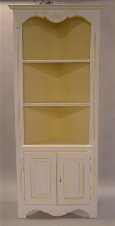 Appraisal: FEDERAL STYLE WHITE PAINTED CORNER CUPBOARD the top with molding