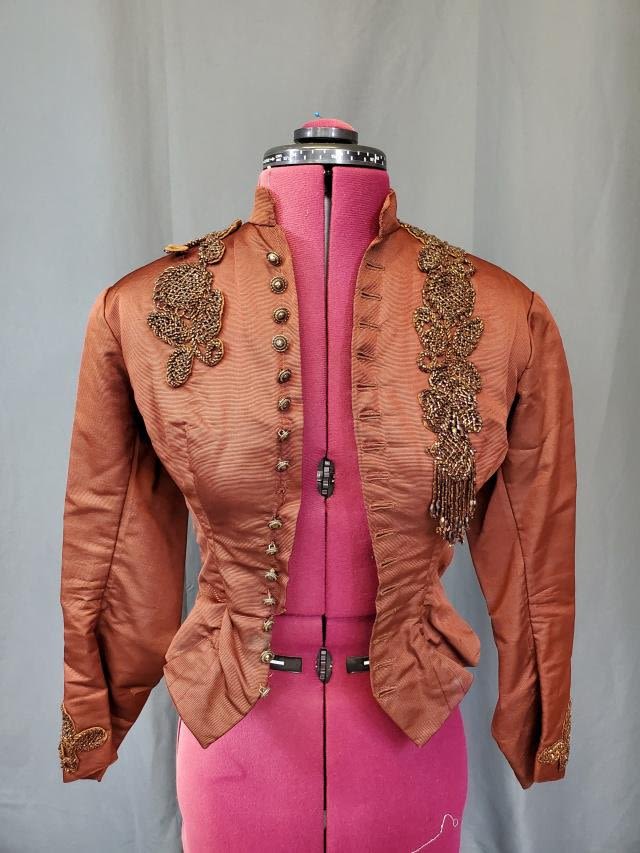 Appraisal: Antique Victorian Jacket in brown silk faille tapered at the