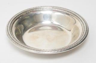 Appraisal: Reed Barton Sterling Silver Small Bowl Sterling silver repousse bowl