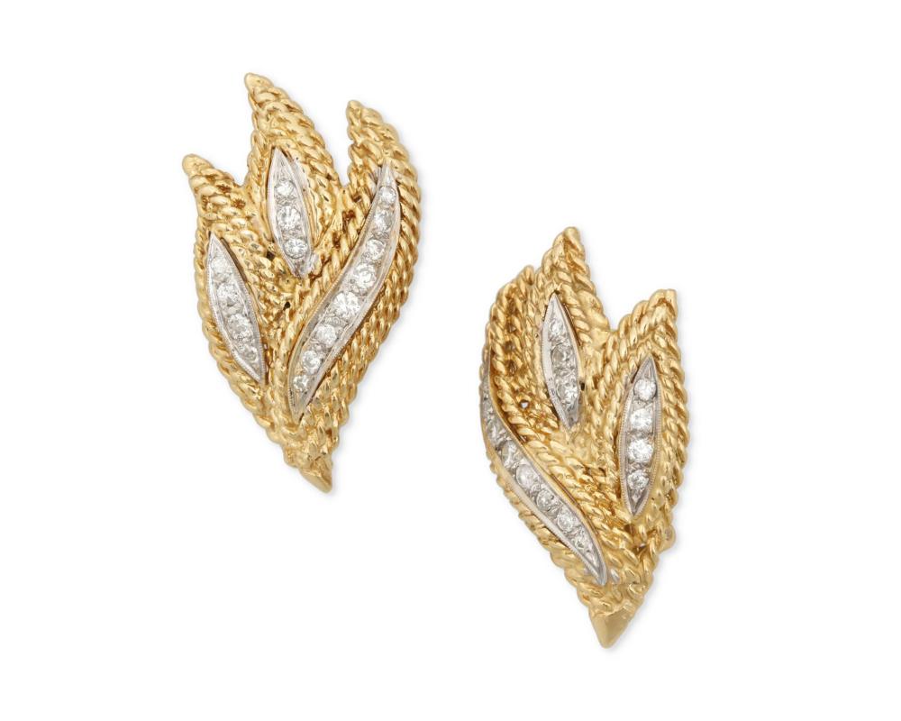 Appraisal: A PAIR OF DIAMOND FOLIATE EARRINGSA pair of diamond foliate